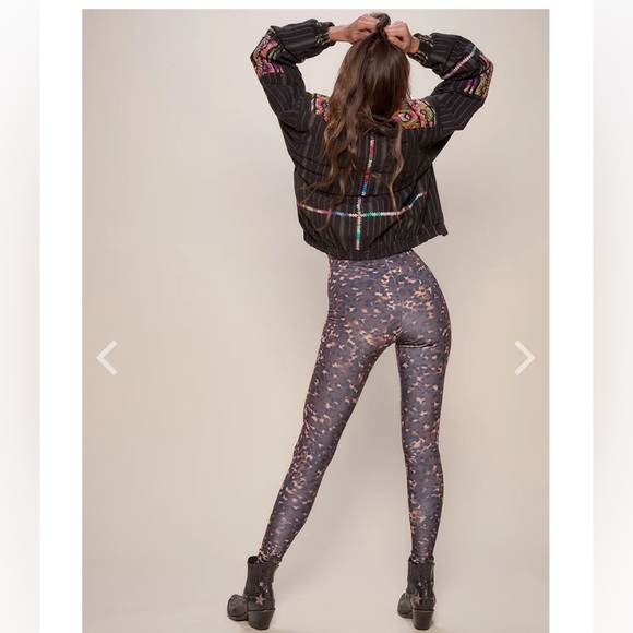 Soft plush velvet! Spirit Hoods Jaguar print leggings - Picture 3 of 5